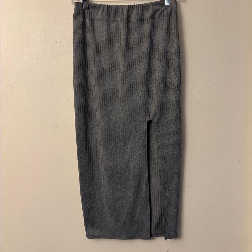 5/$25 ((Heart & Hips Dark Gray Pencil Skirt))